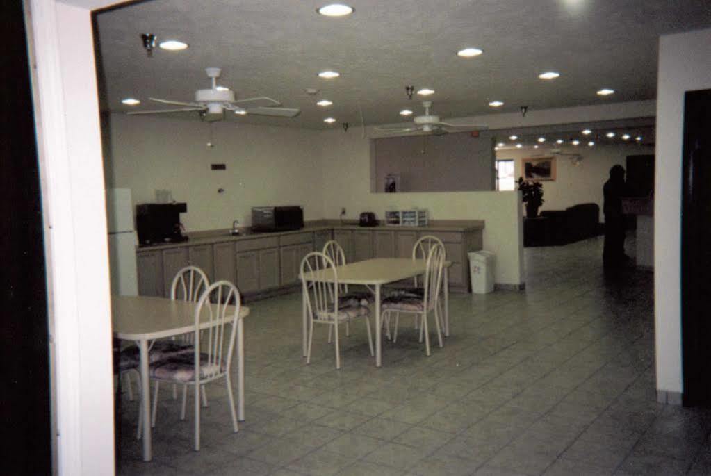 Pinckneyville Inn And Suites Ngoại thất bức ảnh